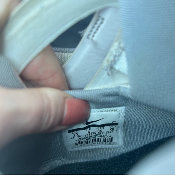 Nike Air Flight Huarache Sneakers Womens sz 8.5 - tan - Picture 7 of 7